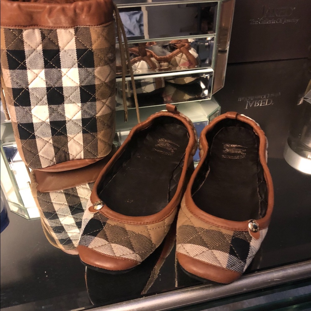 Burberry flats